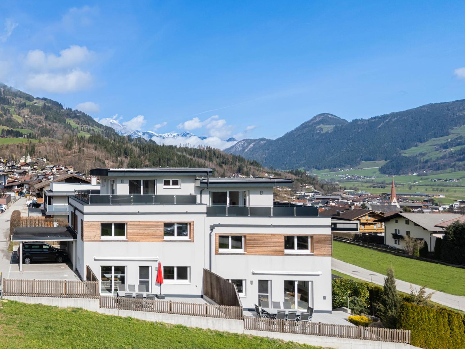 H21 - Modernes Ferienhaus auf 3 Ebenen mit Panorama-Dachterrasse und Sauna - 400m zum Lift Spieljochbahn Fügen Exterior foto