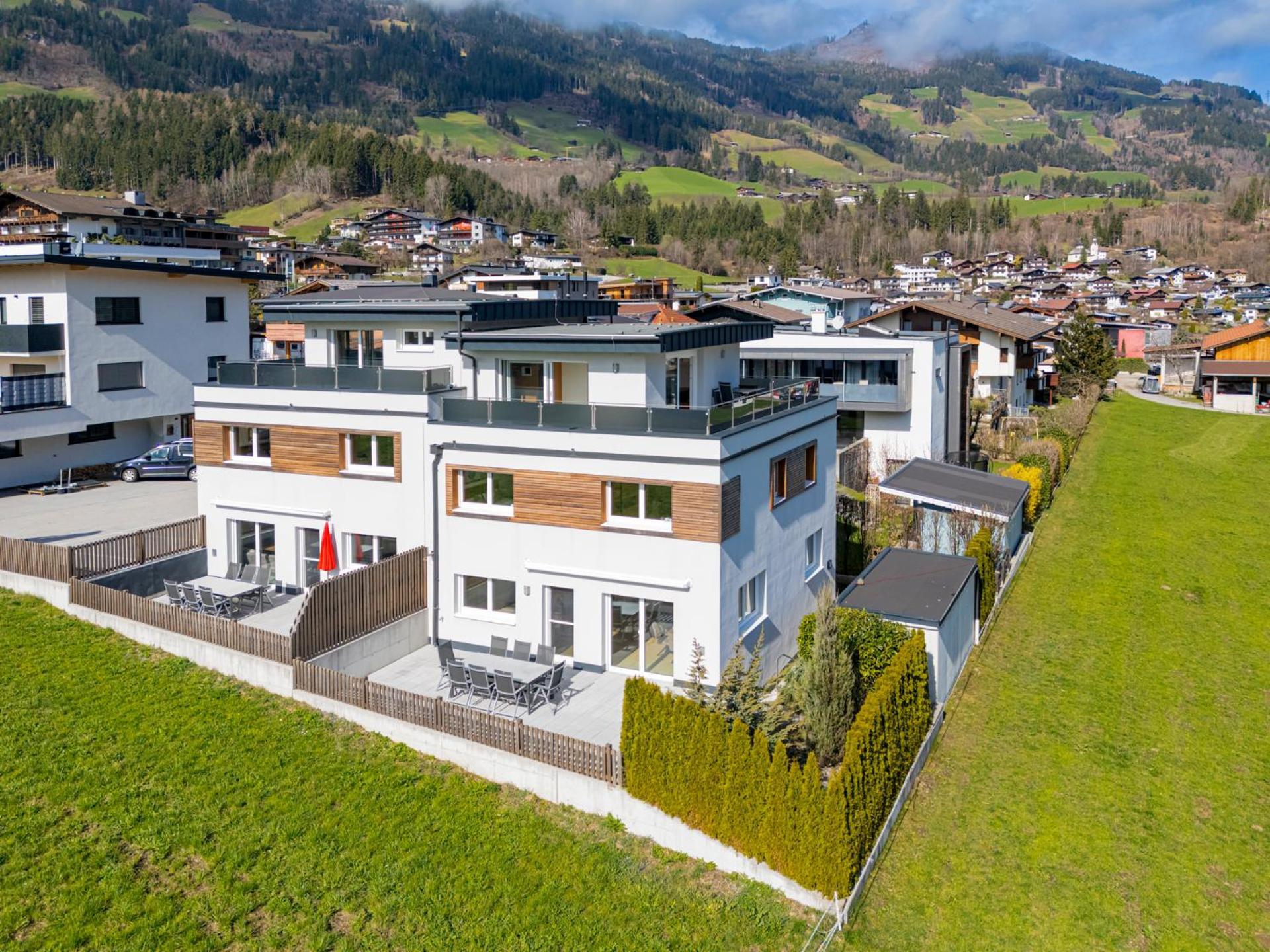 H21 - Modernes Ferienhaus auf 3 Ebenen mit Panorama-Dachterrasse und Sauna - 400m zum Lift Spieljochbahn Fügen Exterior foto