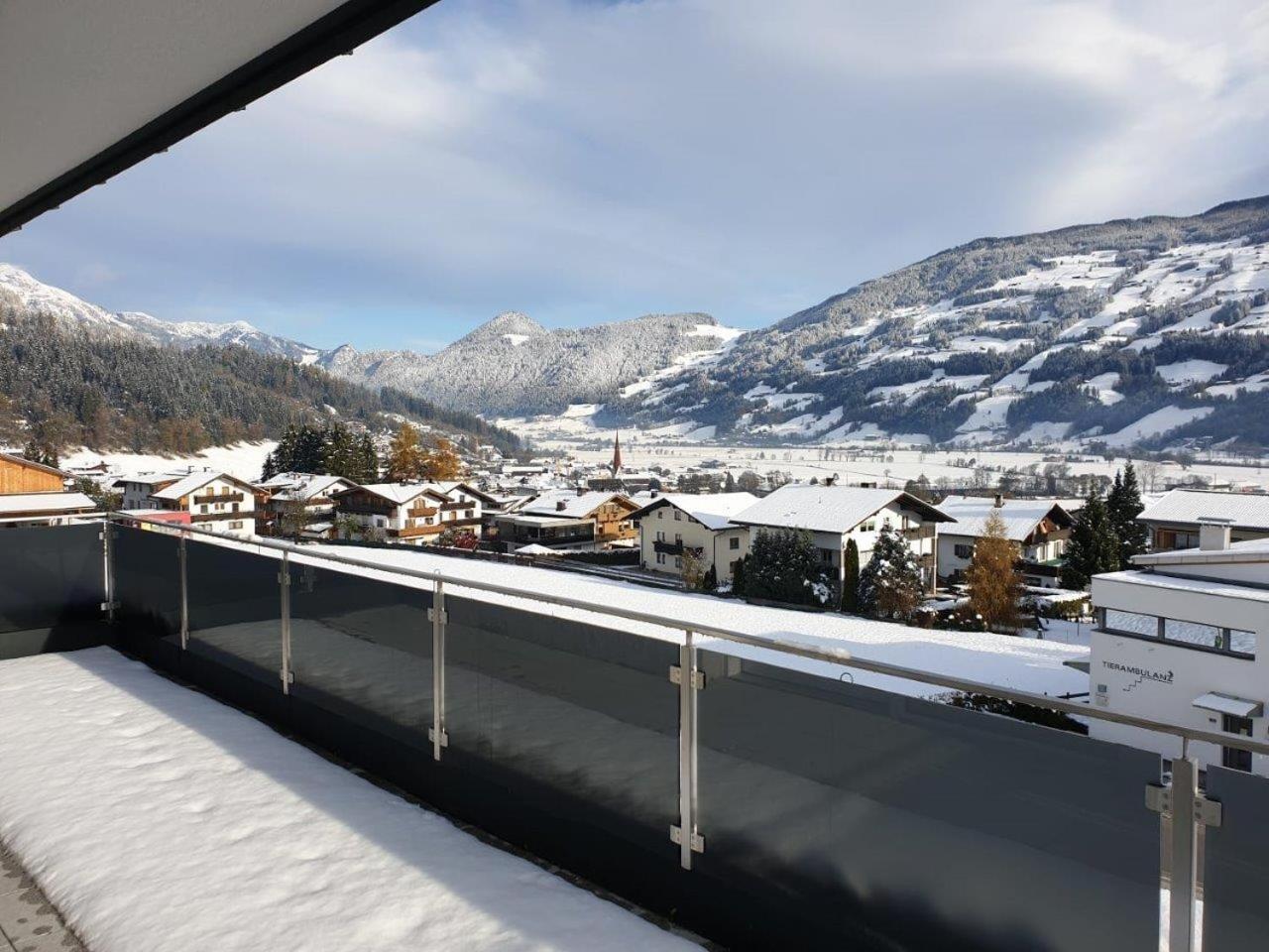 H21 - Modernes Ferienhaus auf 3 Ebenen mit Panorama-Dachterrasse und Sauna - 400m zum Lift Spieljochbahn Fügen Exterior foto